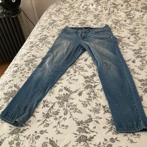 Women’s 1822 Denim faded denim jeans, used good condition.